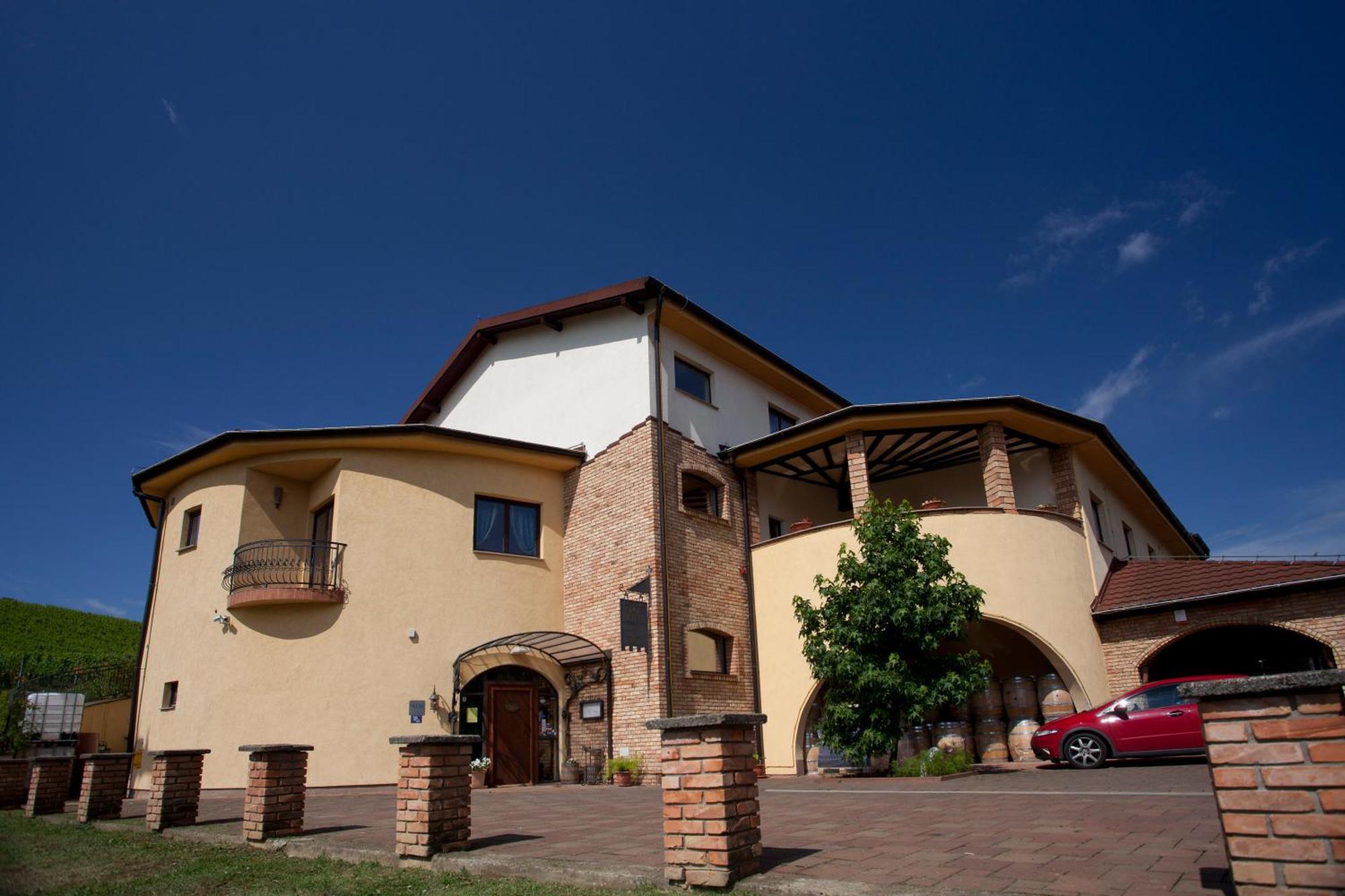 Stupnicki Dvori Winery Hotel Stupnik Brodski Εξωτερικό φωτογραφία